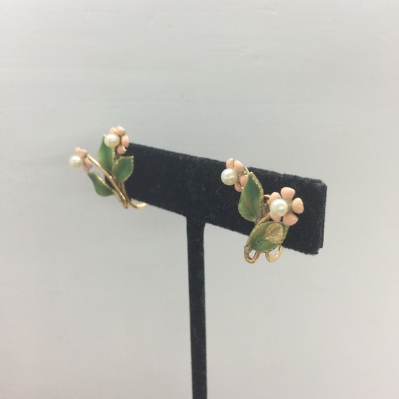 !!SOLD!! VINTAGE KREMENTZ DAUX PEARL PAINTED FLOWER SCREWBACK EARRINGS - Picture 15 of 15